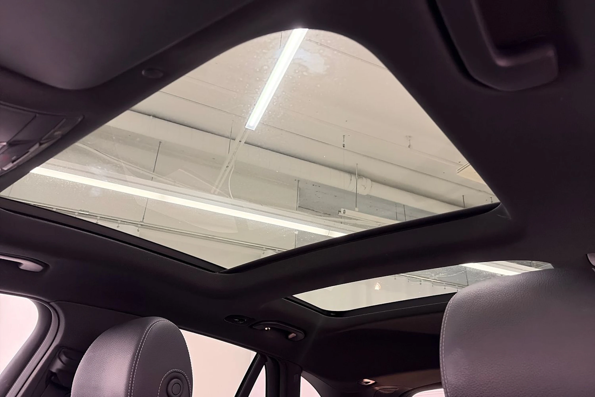 harmaa Mercedes-Benz GLC 2021 kuva 32.