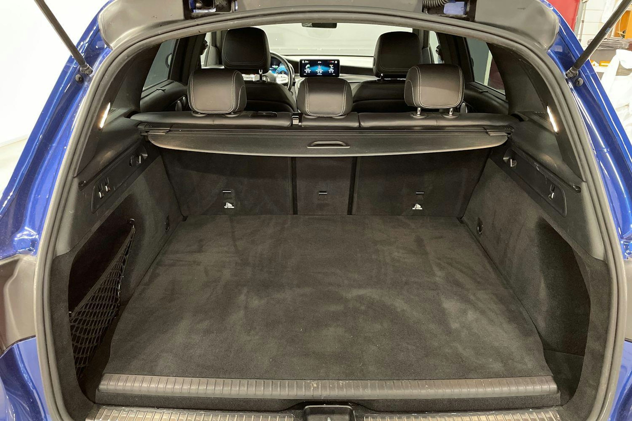 sininen Mercedes-Benz GLC 2021 kuva 12.