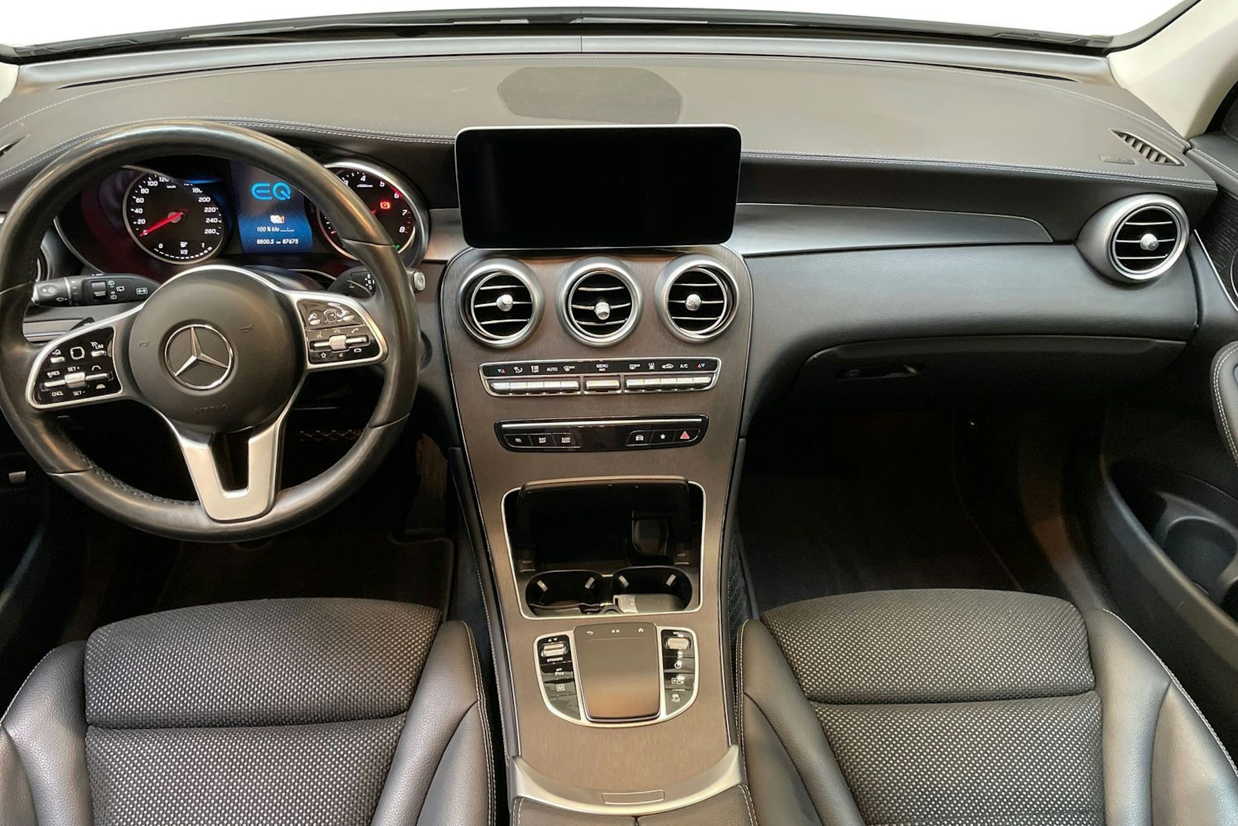 harmaa Mercedes-Benz GLC 2021 kuva 9.