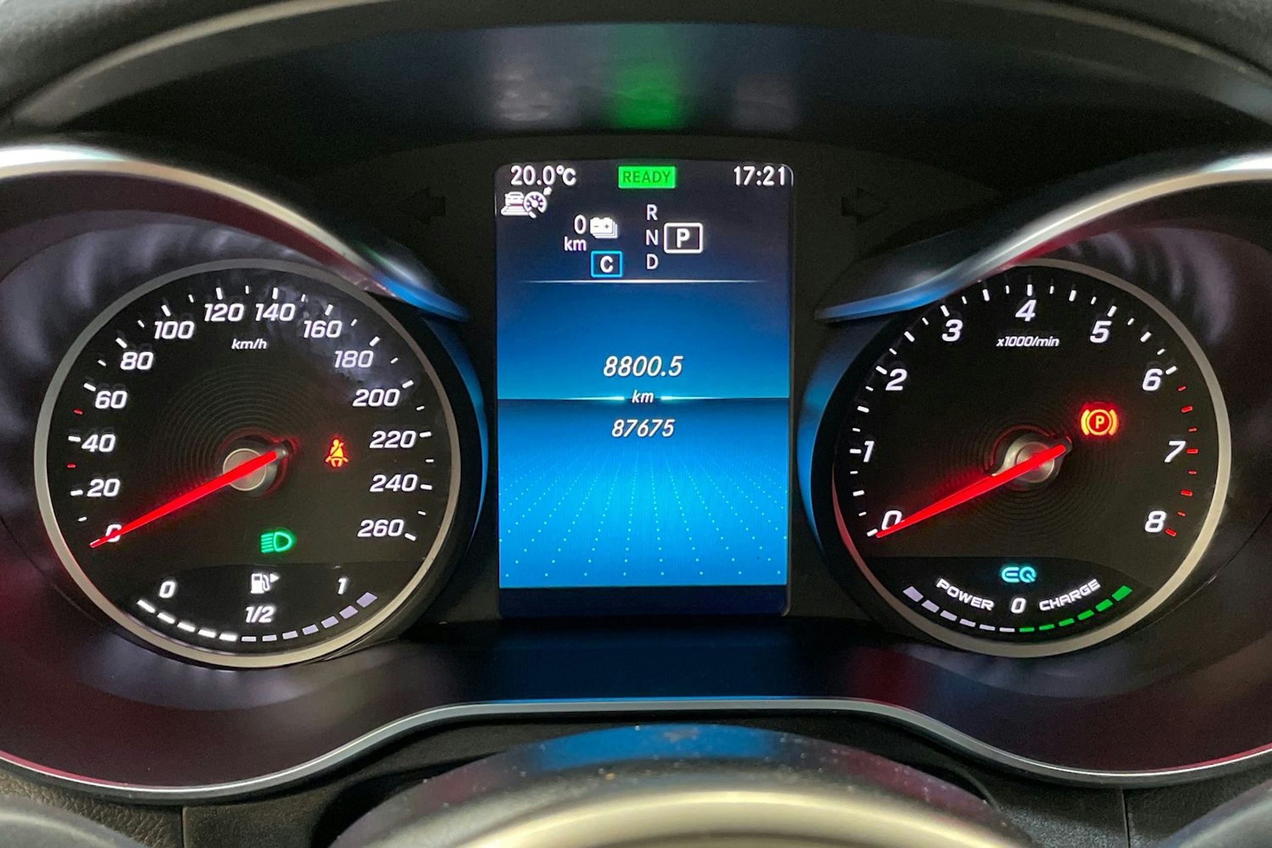 harmaa Mercedes-Benz GLC 2021 kuva 16.