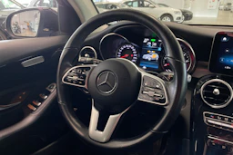 musta Mercedes-Benz GLC 2021 kuva 11.