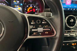 musta Mercedes-Benz GLC 2021 kuva 13.