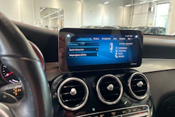 musta Mercedes-Benz GLC 2021 kuva 22.