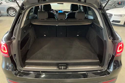 musta Mercedes-Benz GLC 2021 kuva 29.