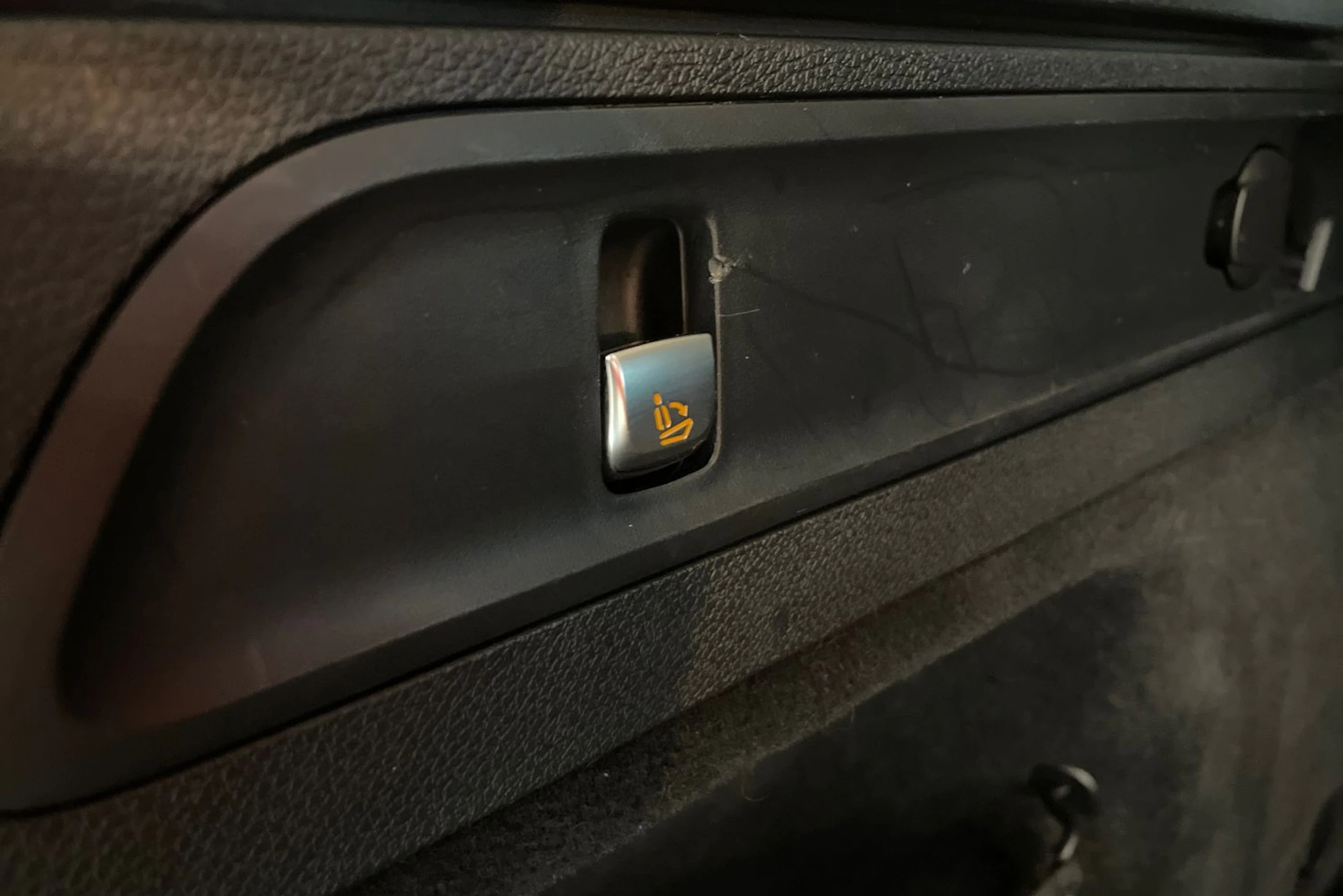 musta Mercedes-Benz GLC 2021 kuva 30.