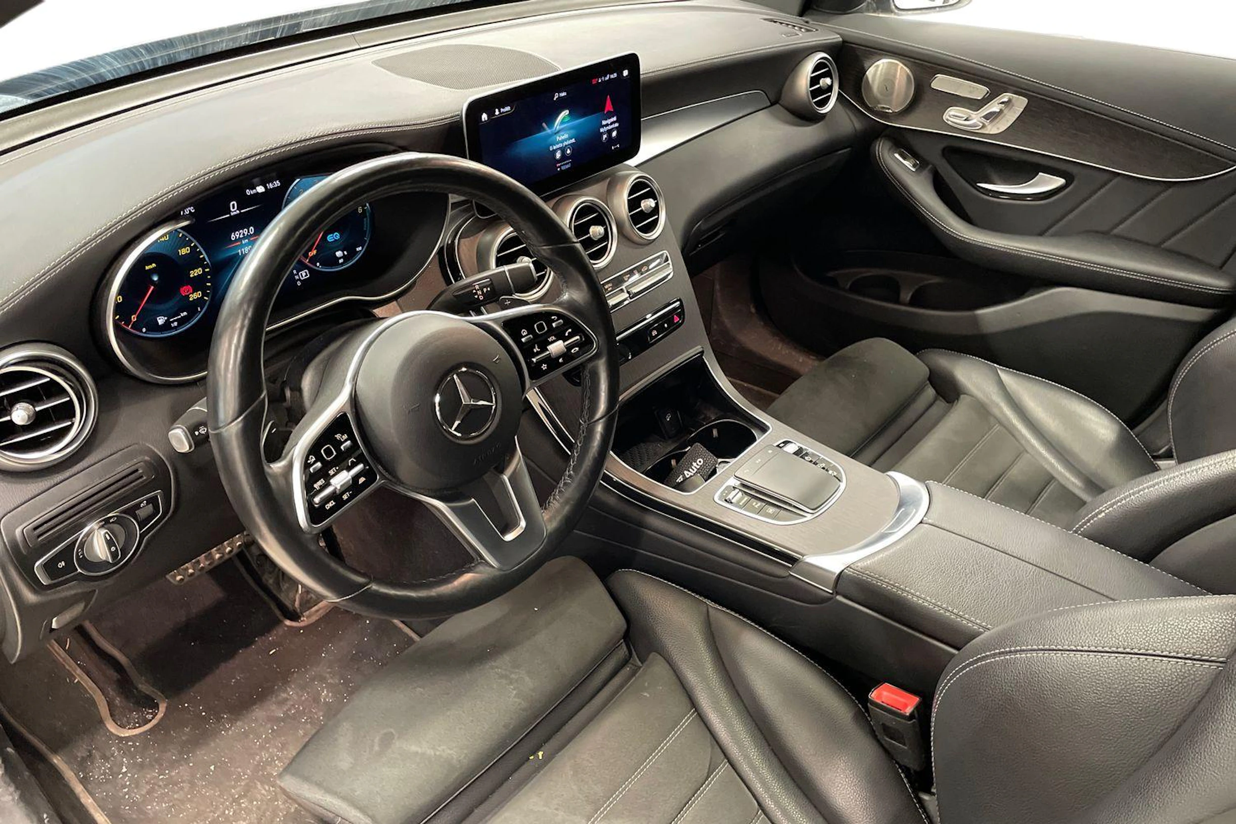 harmaa Mercedes-Benz GLC 2021 kuva 3.