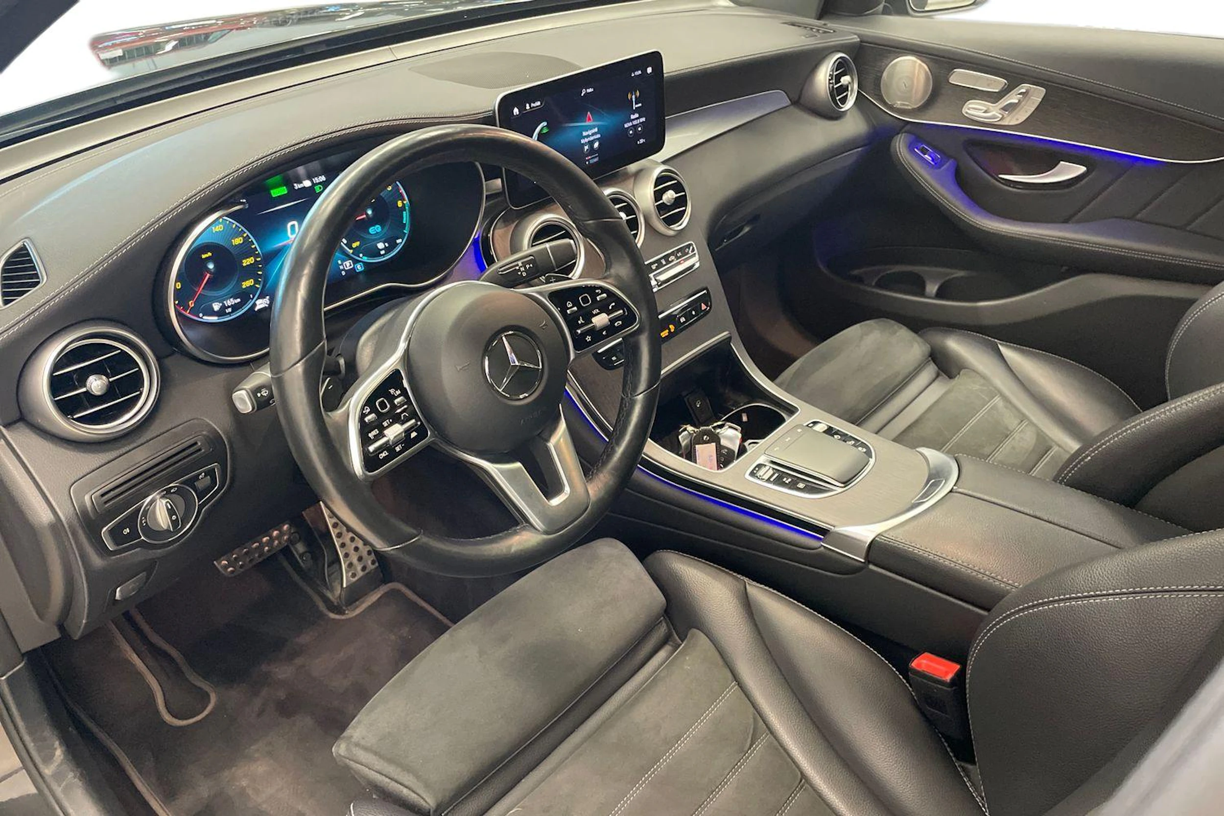 harmaa Mercedes-Benz GLC 2021 kuva 6.