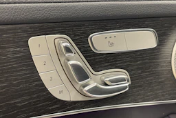 harmaa Mercedes-Benz GLC 2021 kuva 13.