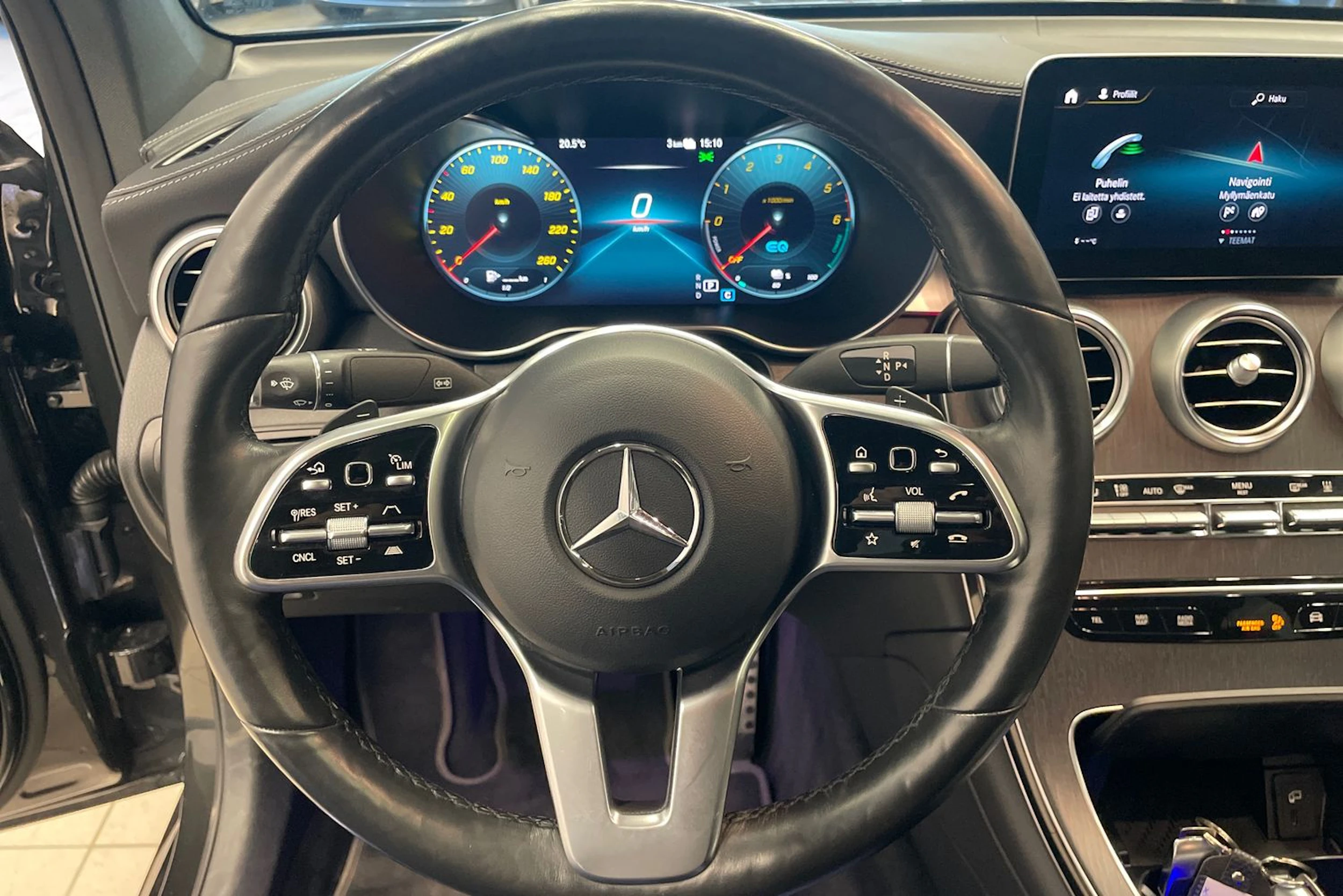 harmaa Mercedes-Benz GLC 2021 kuva 15.