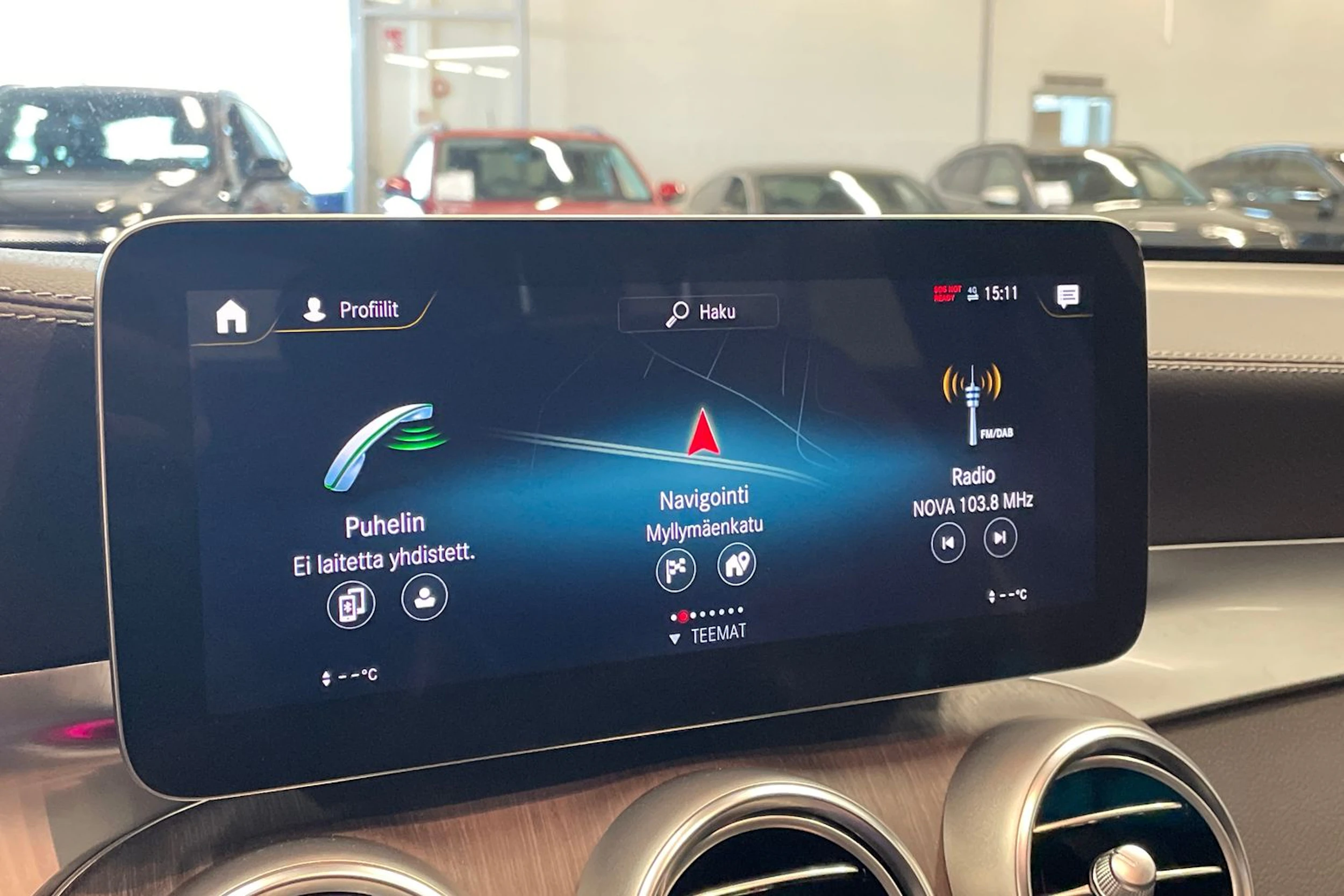 harmaa Mercedes-Benz GLC 2021 kuva 18.