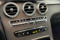 harmaa Mercedes-Benz GLC 2021 kuva 19.