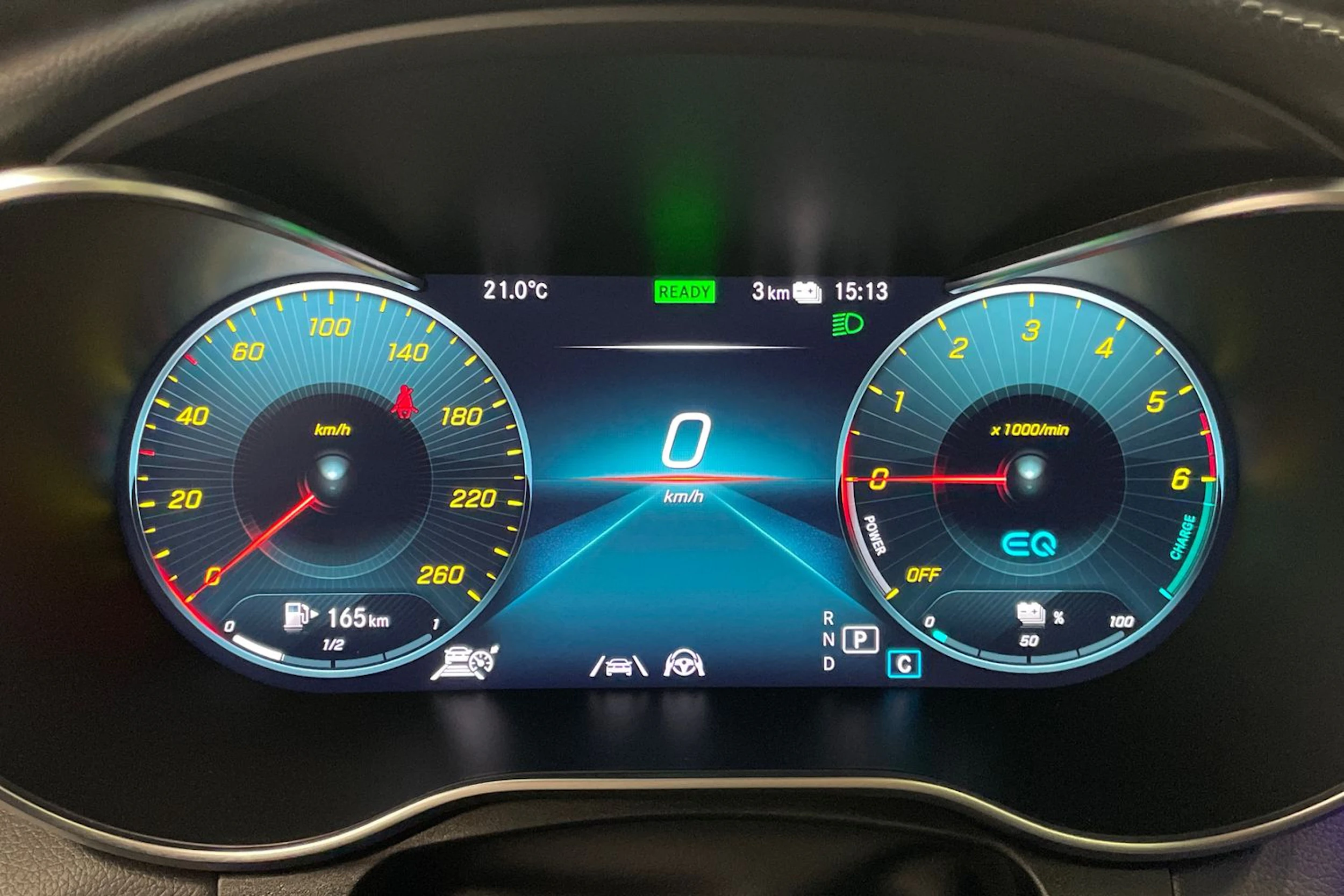 harmaa Mercedes-Benz GLC 2021 kuva 25.