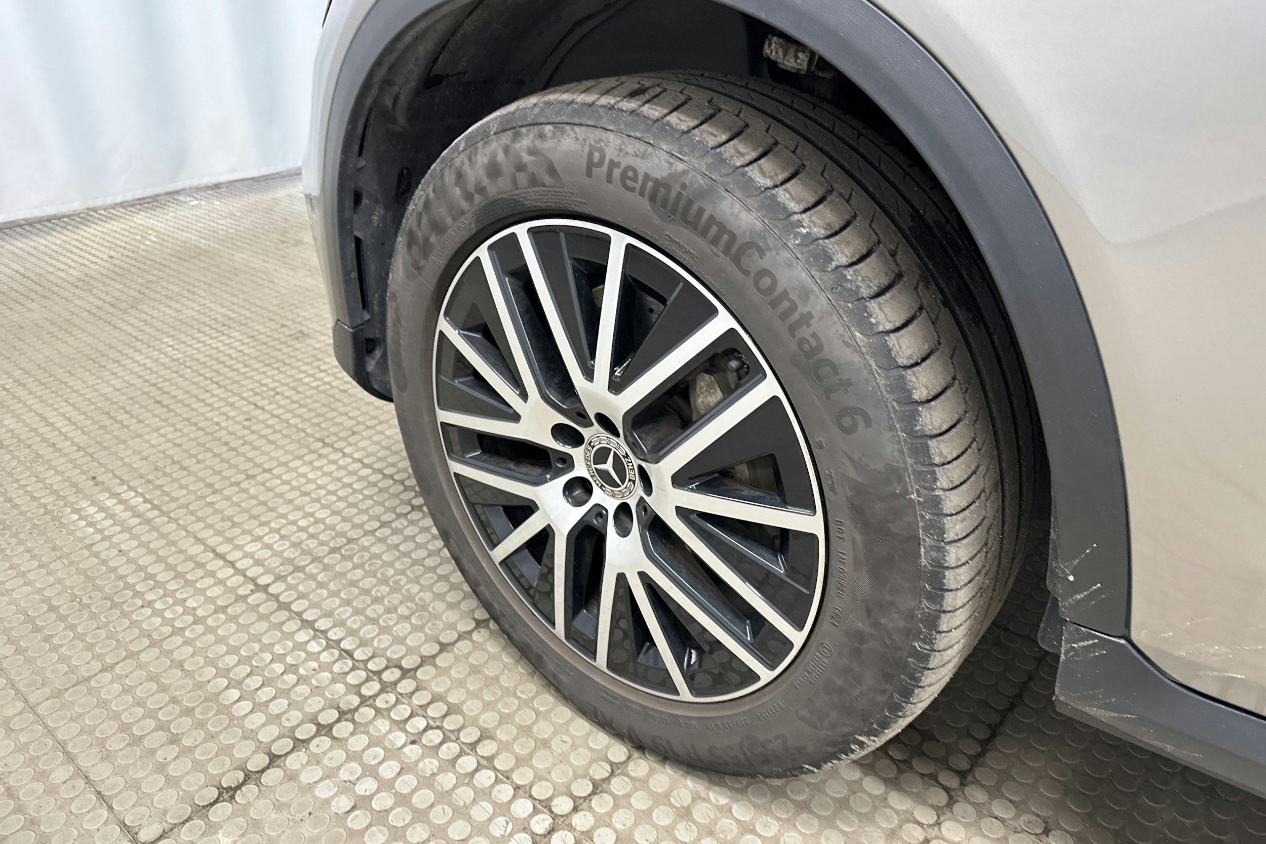 harmaa Mercedes-Benz GLC 2021 kuva 11.