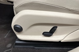 harmaa Mercedes-Benz GLC 2021 kuva 24.