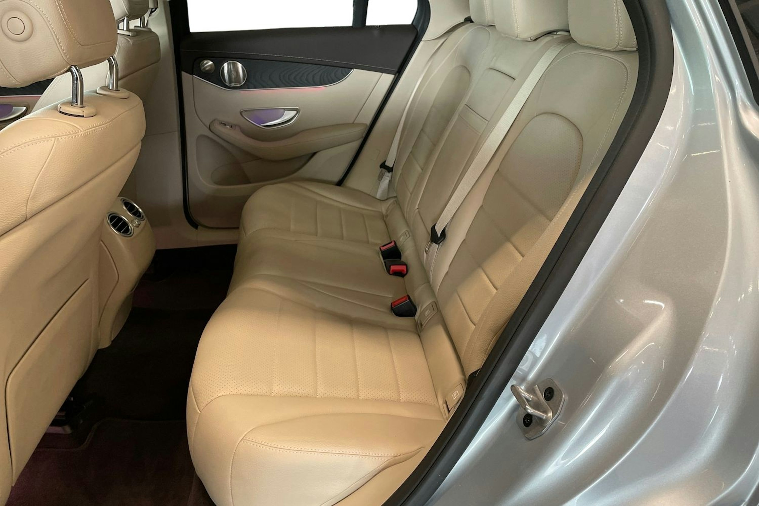 harmaa Mercedes-Benz GLC 2021 kuva 8.