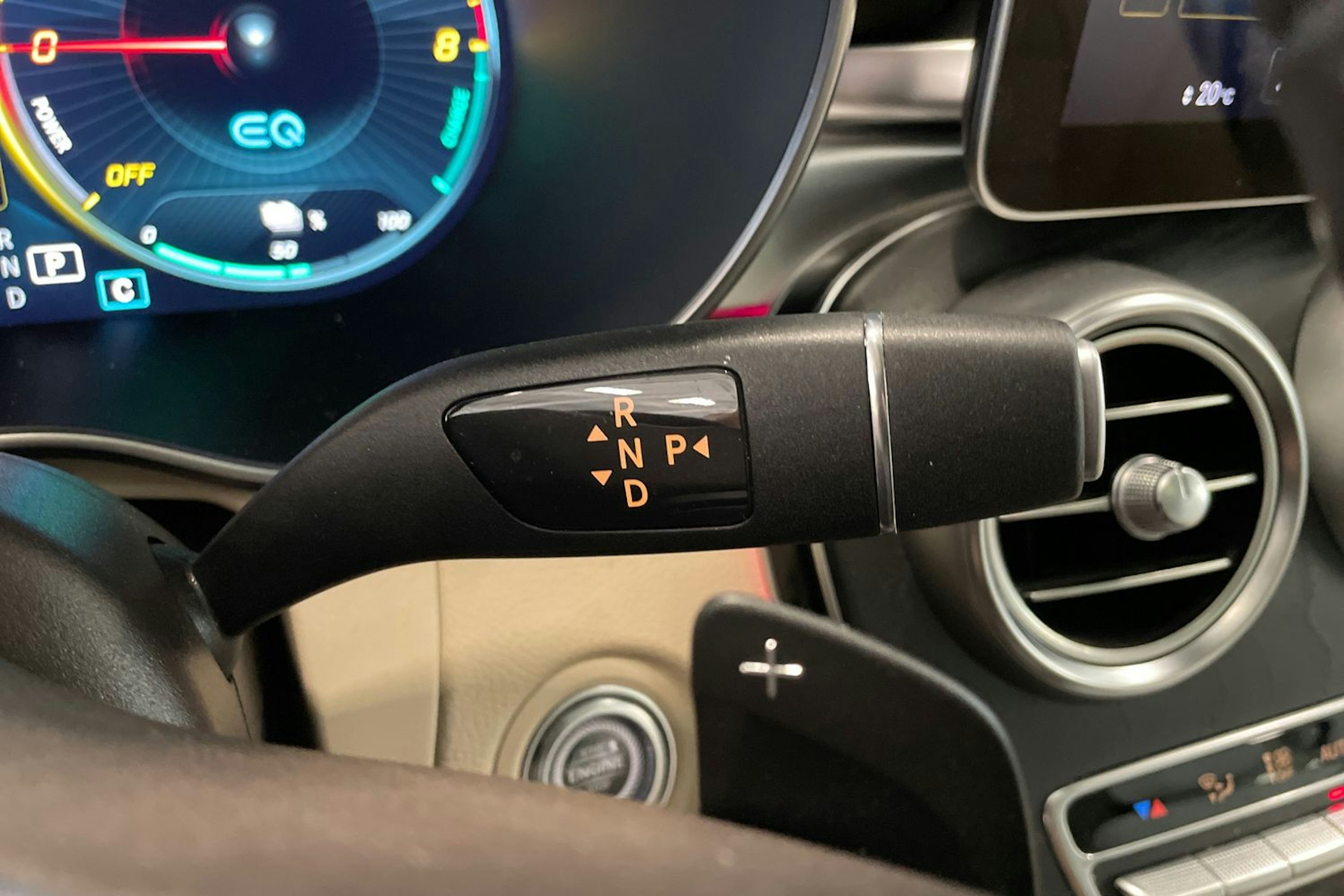 harmaa Mercedes-Benz GLC 2021 kuva 14.