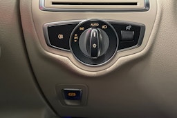 harmaa Mercedes-Benz GLC 2021 kuva 16.