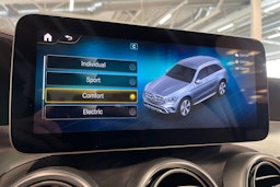 harmaa Mercedes-Benz GLC 2021 kuva 22.