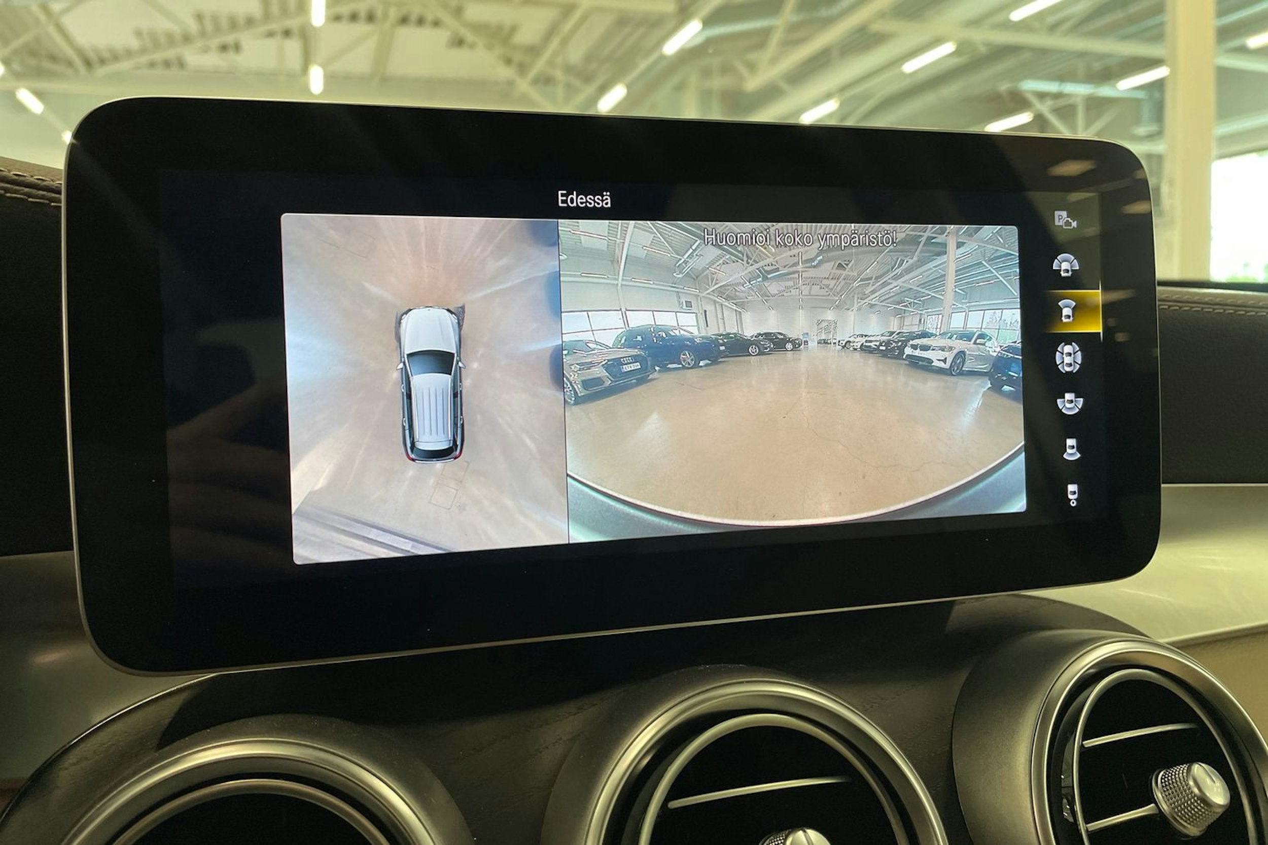 harmaa Mercedes-Benz GLC 2021 kuva 23.