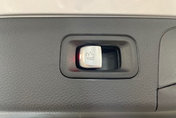 harmaa Mercedes-Benz GLC 2021 kuva 37.