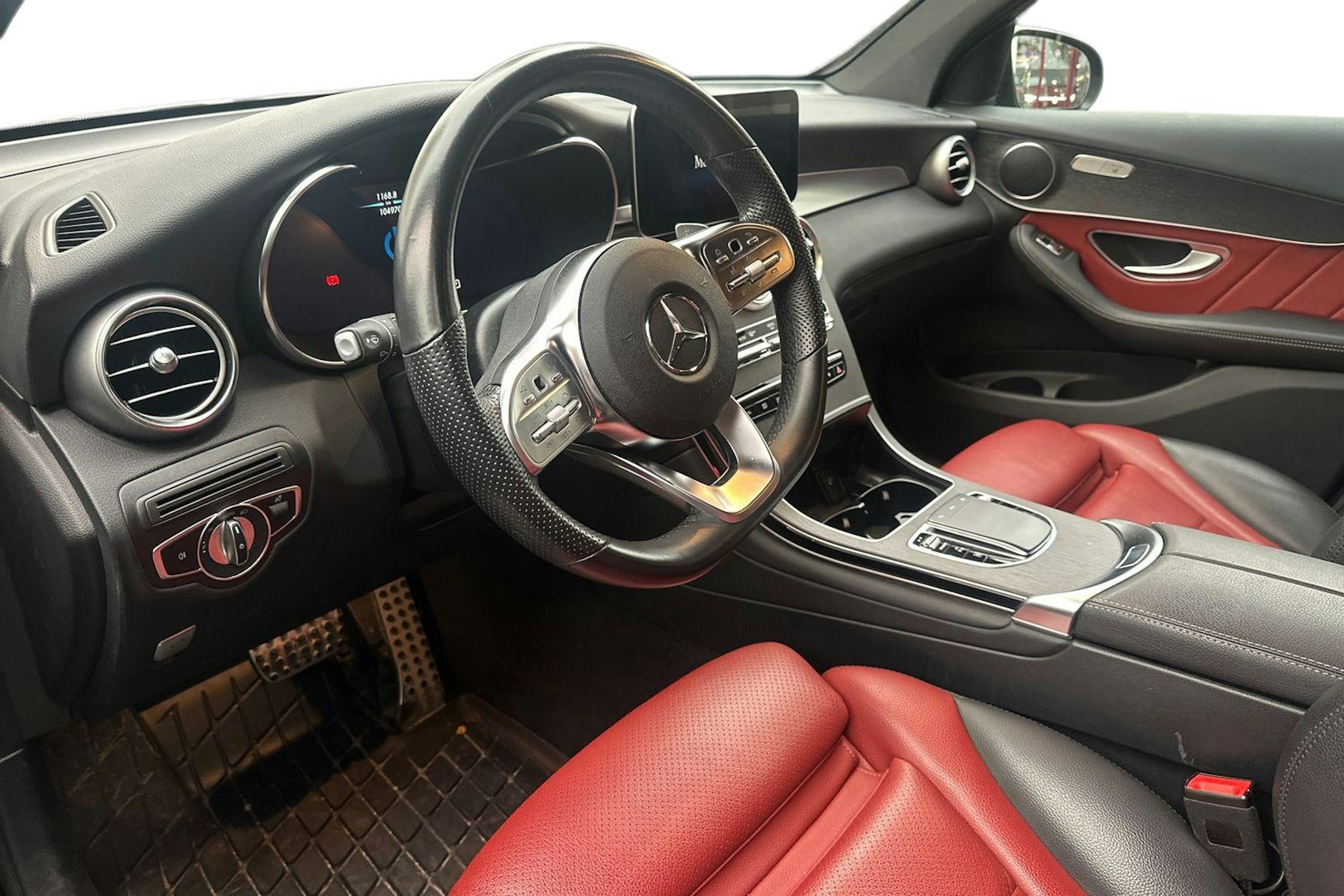 Musta Mercedes-Benz GLC 2021 kuva 3.