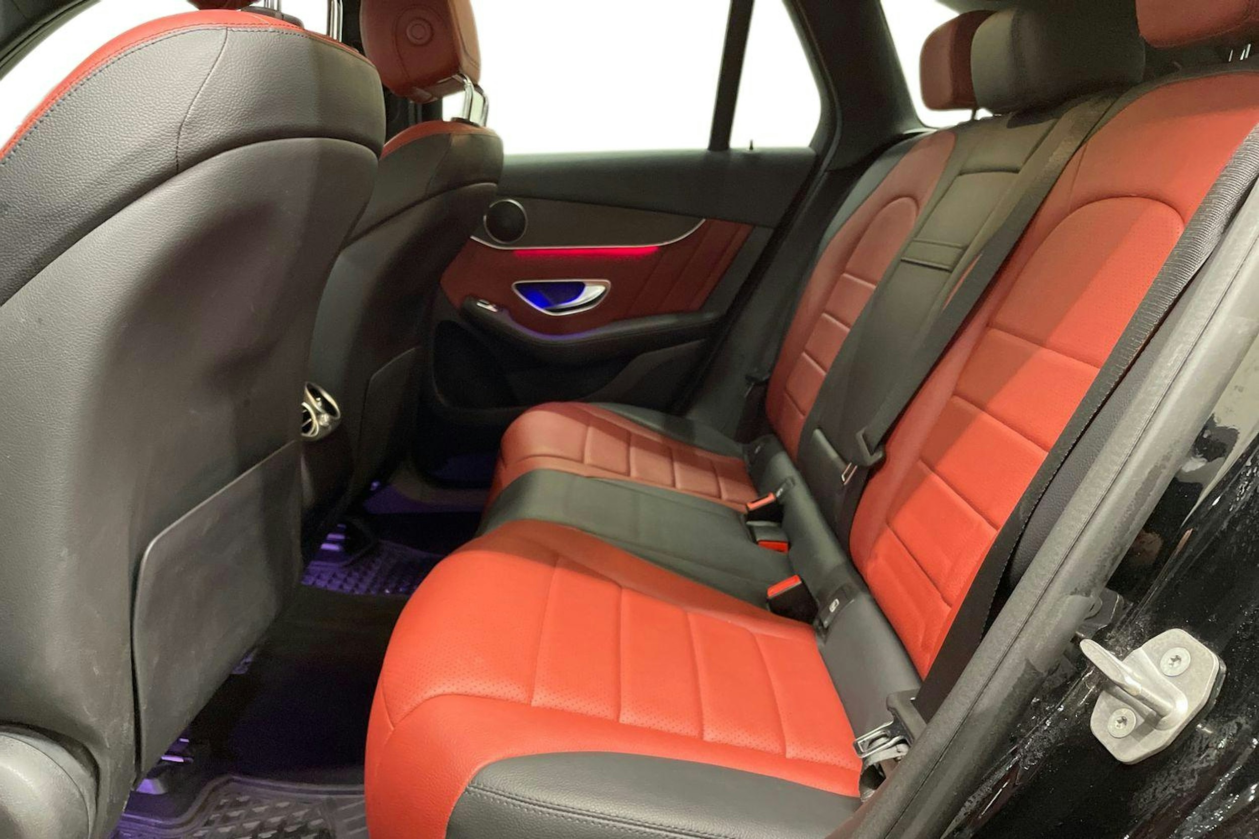 Musta Mercedes-Benz GLC 2021 kuva 10.