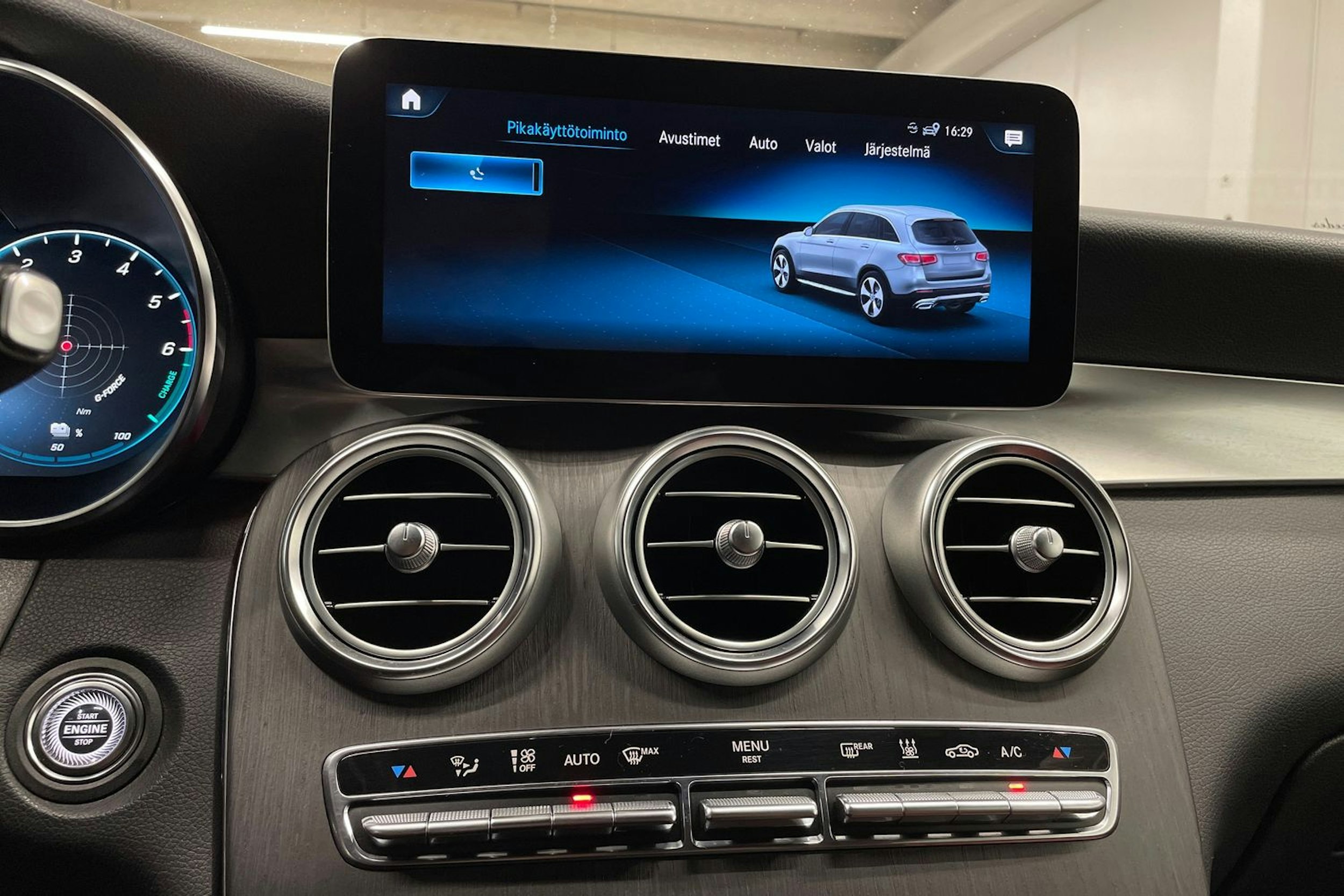 Musta Mercedes-Benz GLC 2021 kuva 20.