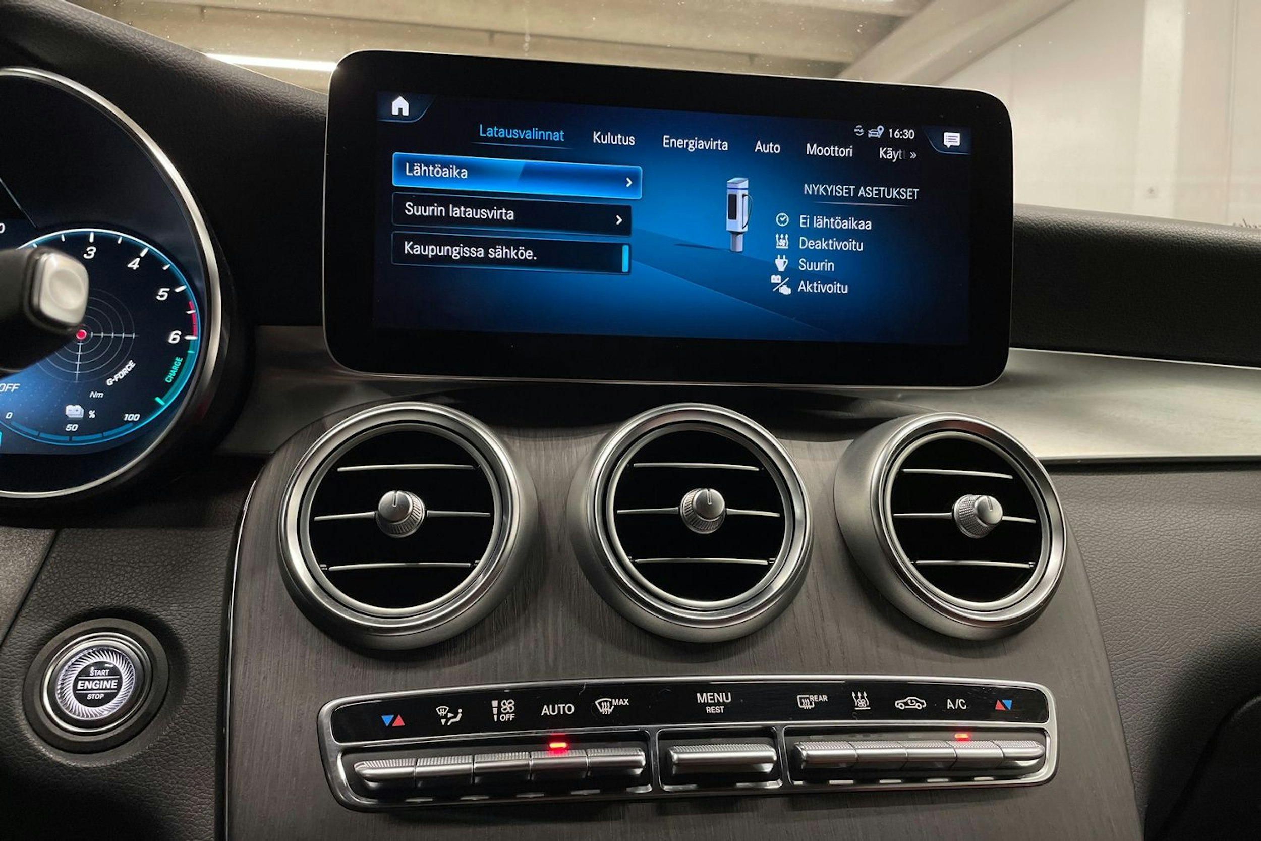 Musta Mercedes-Benz GLC 2021 kuva 21.