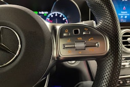 Musta Mercedes-Benz GLC 2021 kuva 28.