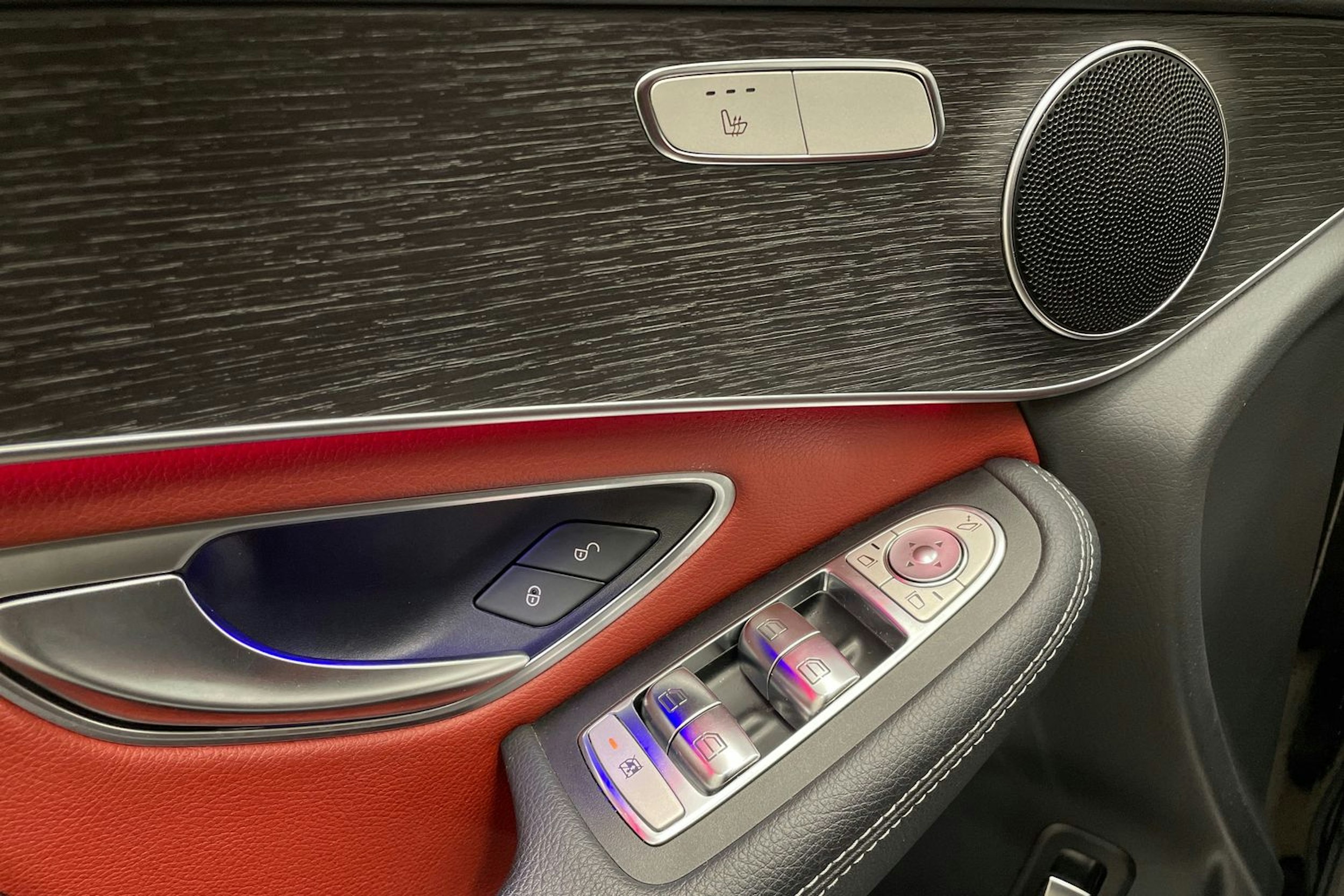 Musta Mercedes-Benz GLC 2021 kuva 31.