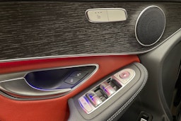 Musta Mercedes-Benz GLC 2021 kuva 31.