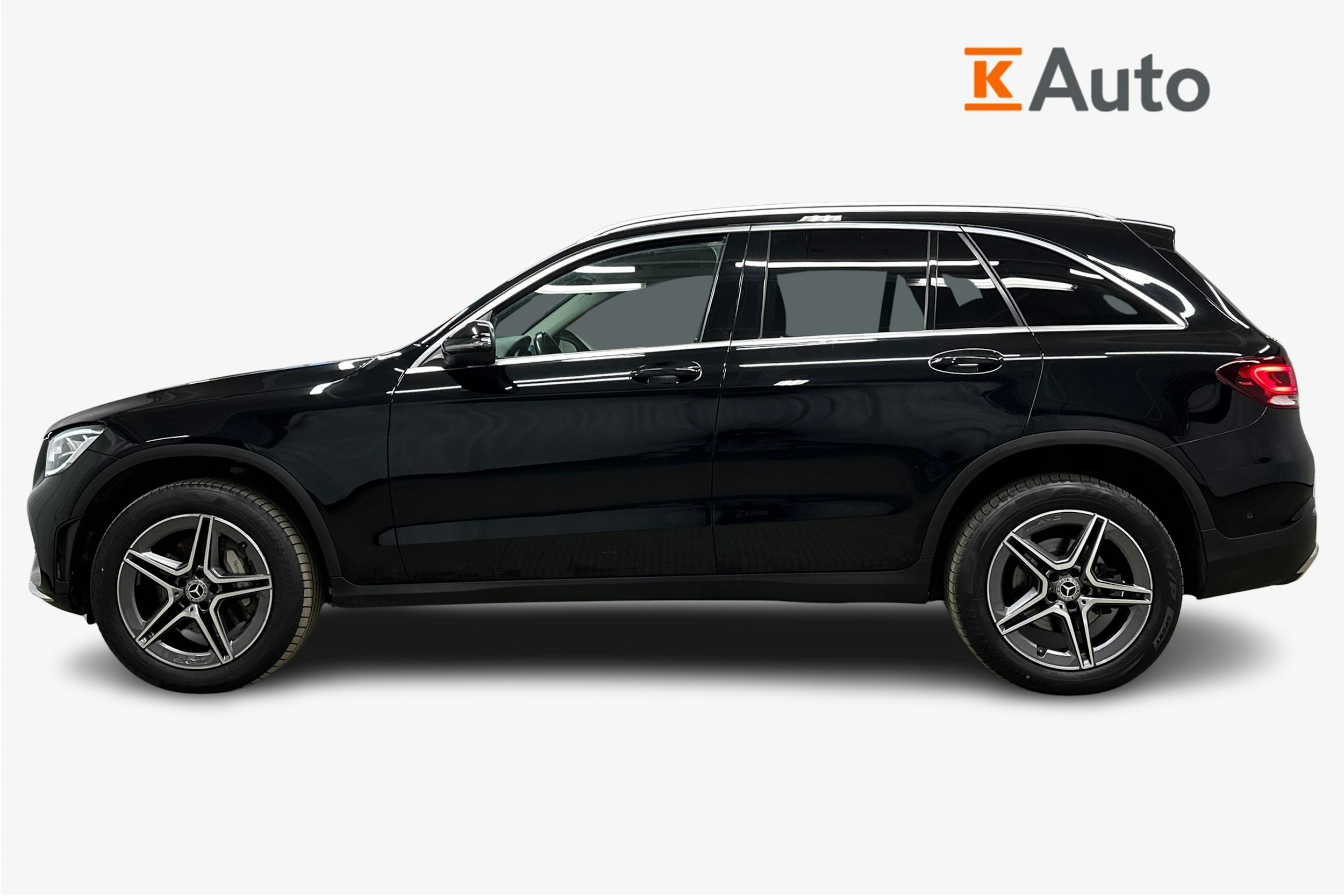 musta Mercedes-Benz GLC 2021 kuva 6.