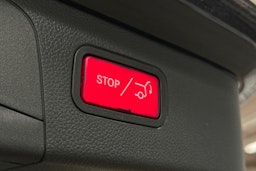 musta Mercedes-Benz GLC 2021 kuva 15.