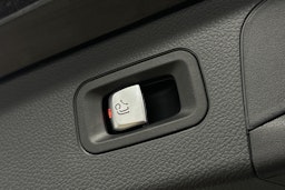 musta Mercedes-Benz GLC 2021 kuva 16.