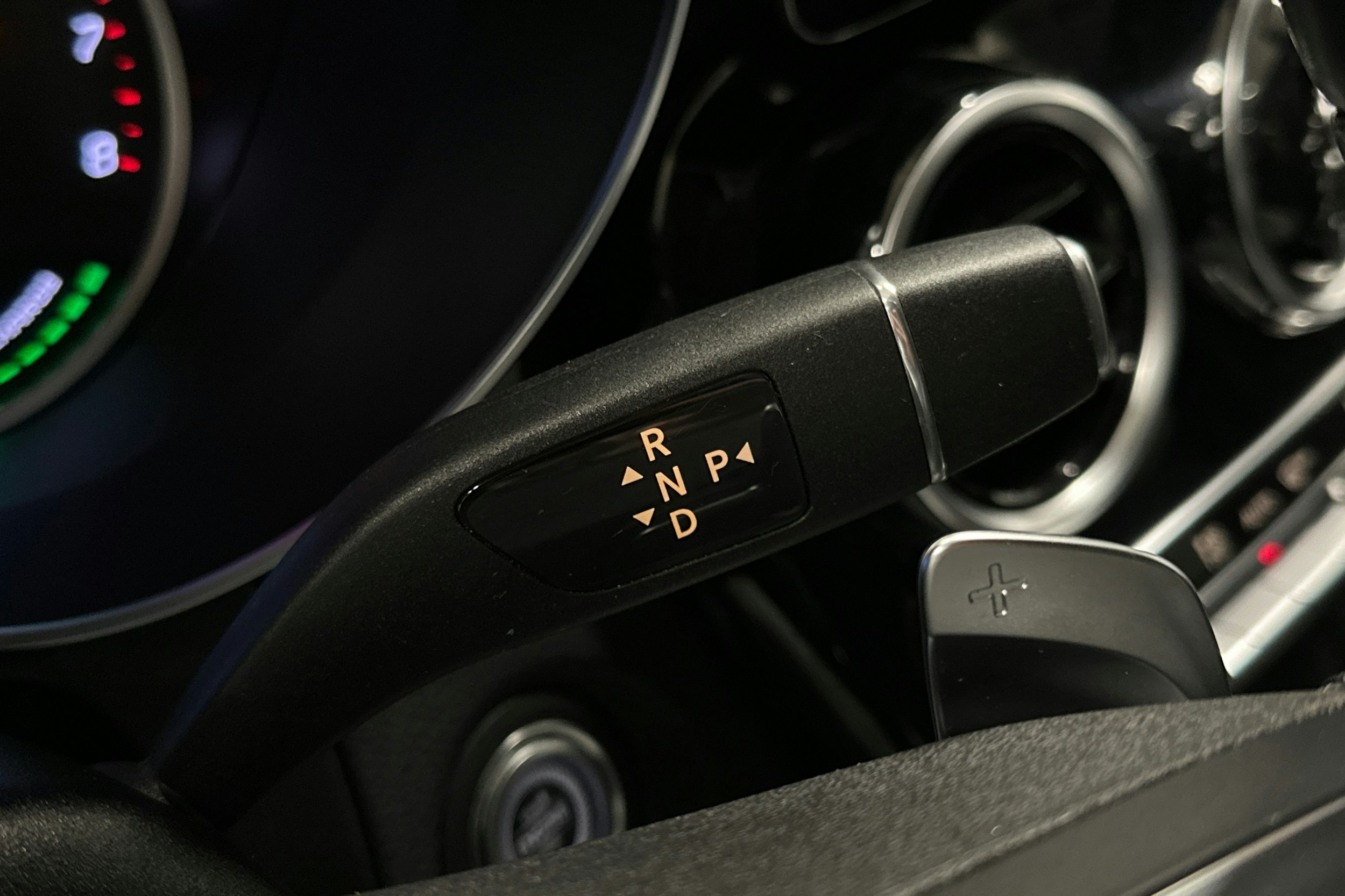 musta Mercedes-Benz GLC 2021 kuva 21.