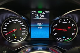 musta Mercedes-Benz GLC 2021 kuva 22.