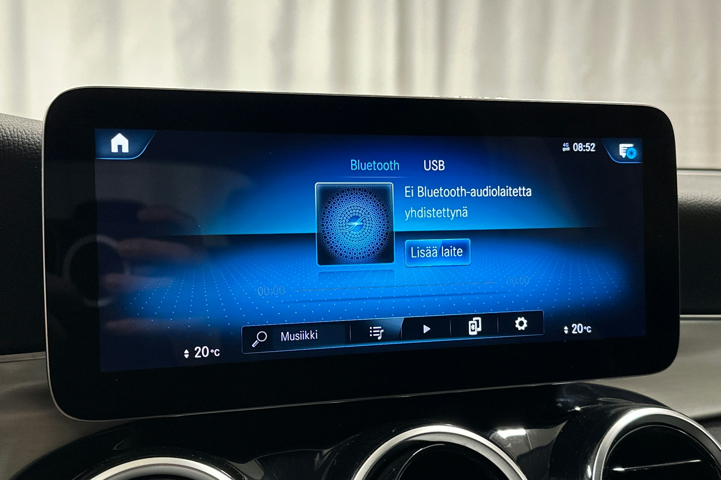 musta Mercedes-Benz GLC 2021 kuva 24.