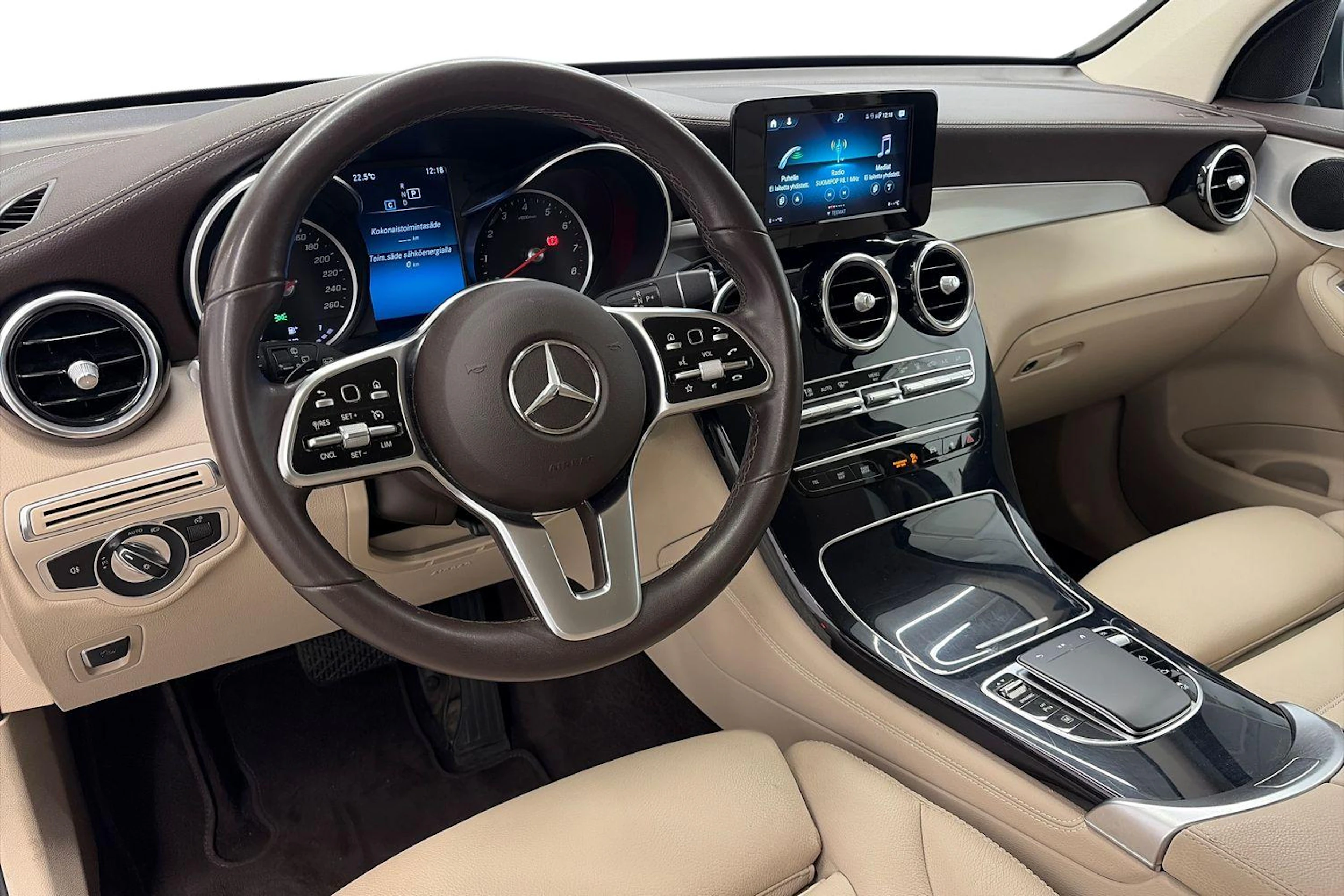Musta Mercedes-Benz GLC 2021 kuva 6.
