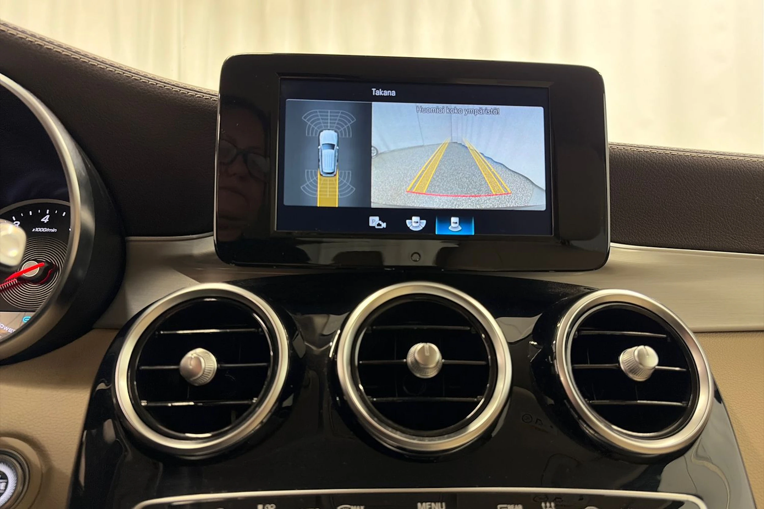 Musta Mercedes-Benz GLC 2021 kuva 19.