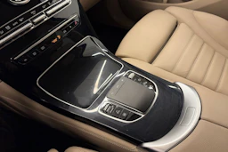 Musta Mercedes-Benz GLC 2021 kuva 24.