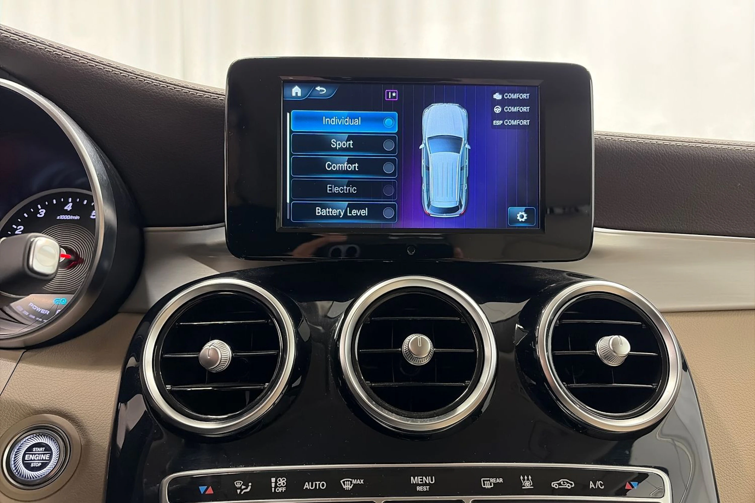 Musta Mercedes-Benz GLC 2021 kuva 25.