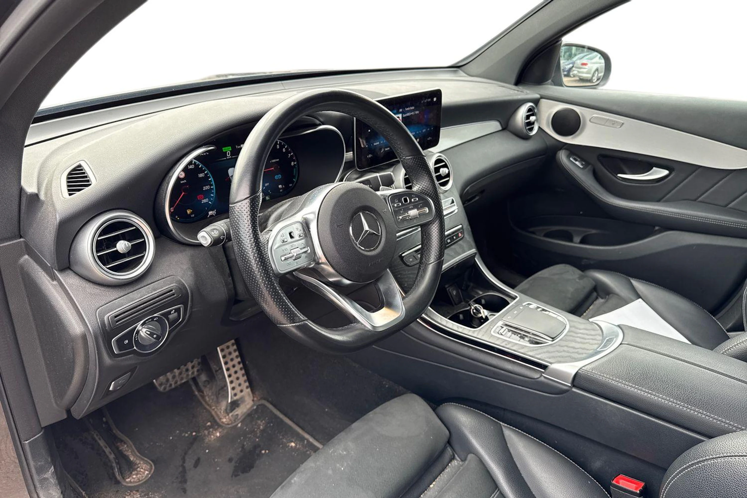 harmaa Mercedes-Benz GLC 2021 kuva 3.