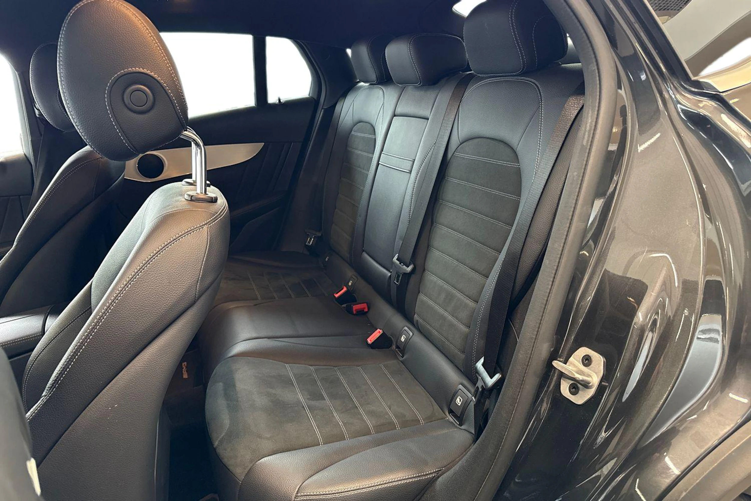 harmaa Mercedes-Benz GLC 2021 kuva 11.