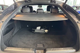 harmaa Mercedes-Benz GLC 2021 kuva 18.