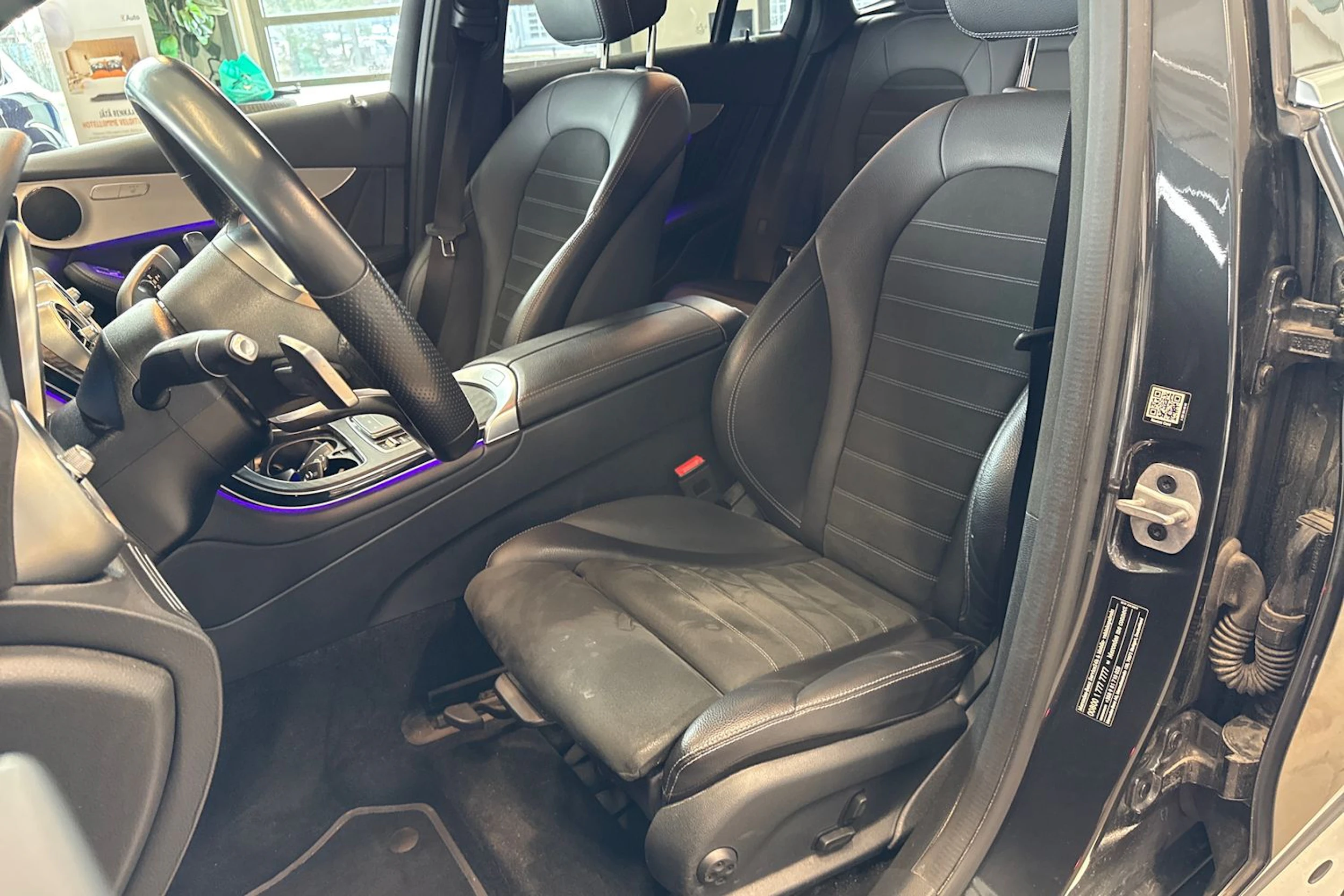 harmaa Mercedes-Benz GLC 2021 kuva 21.