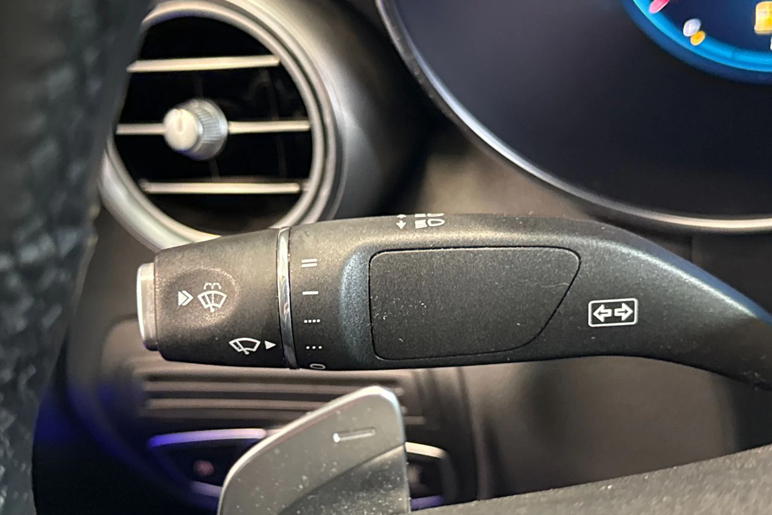 harmaa Mercedes-Benz GLC 2021 kuva 27.