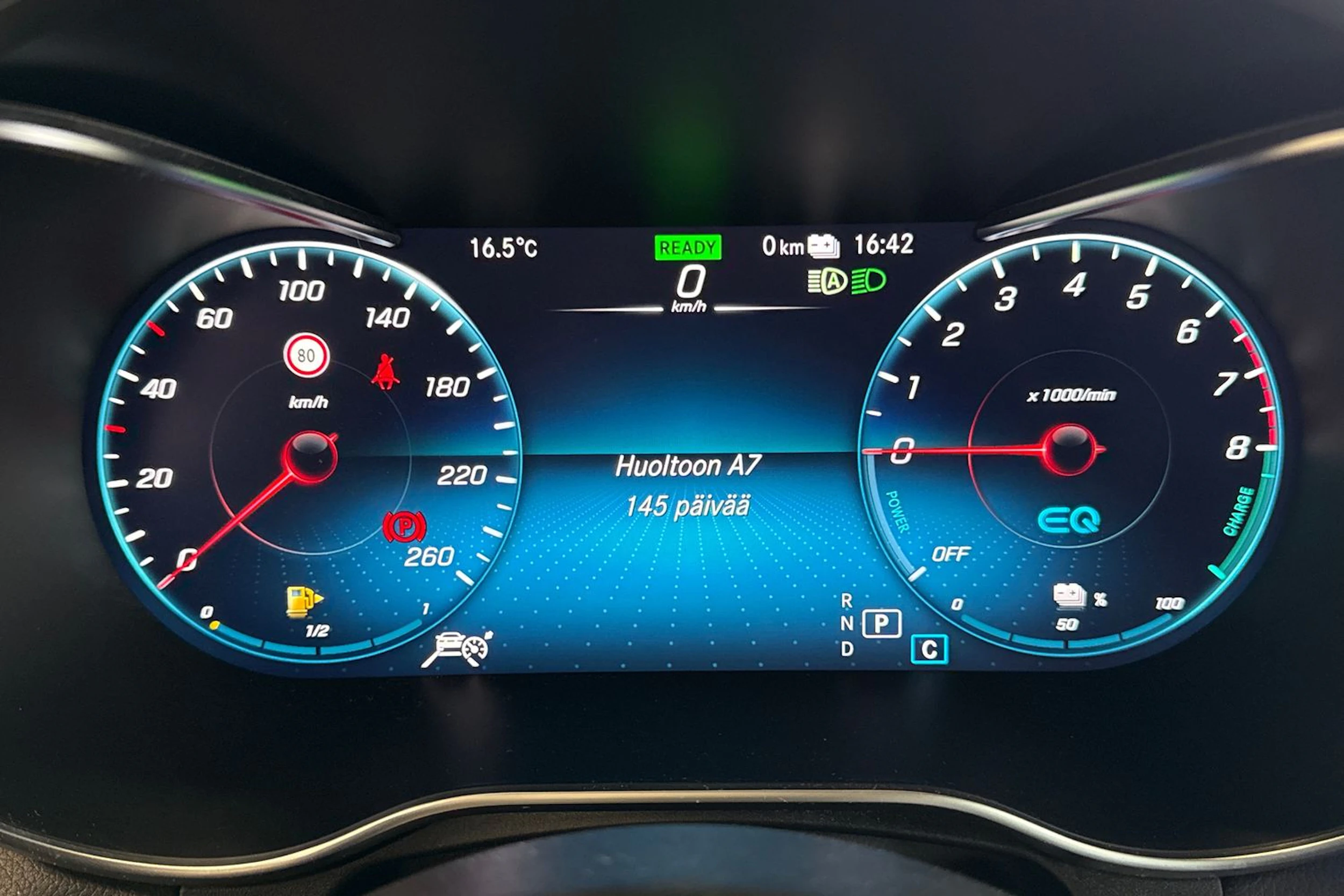 harmaa Mercedes-Benz GLC 2021 kuva 29.