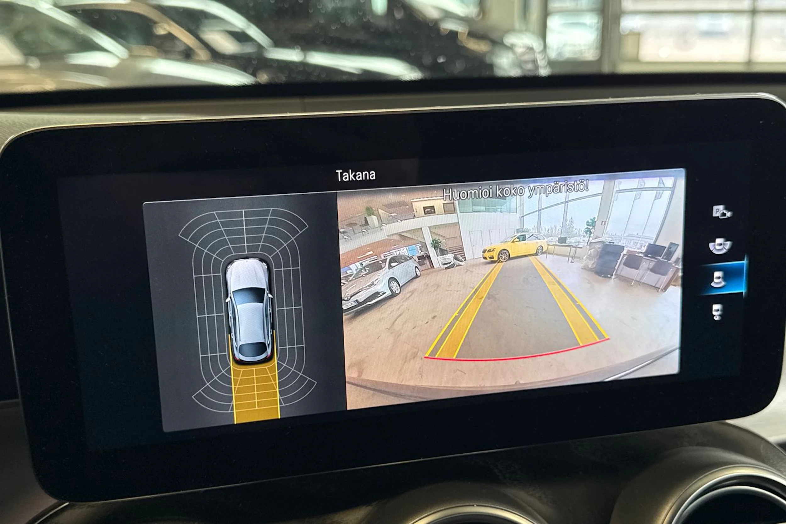 harmaa Mercedes-Benz GLC 2021 kuva 30.