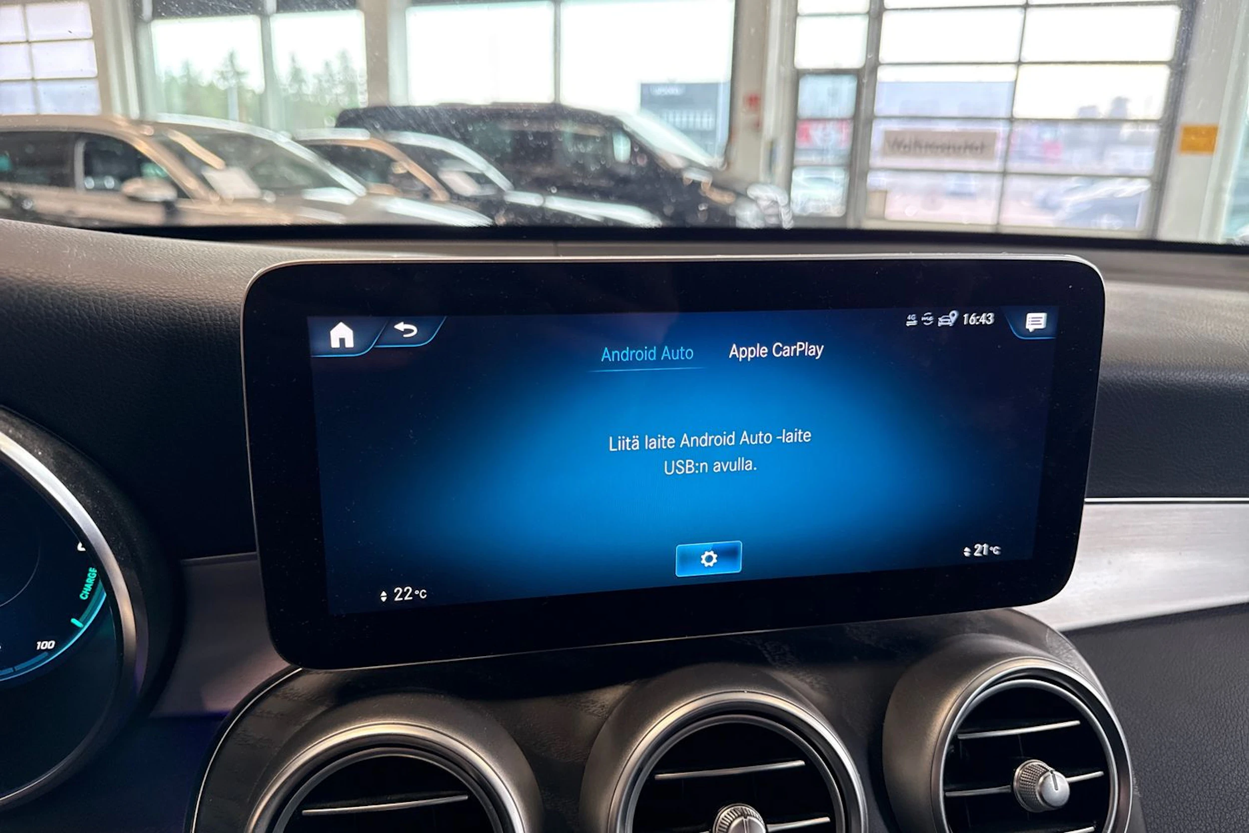 harmaa Mercedes-Benz GLC 2021 kuva 33.