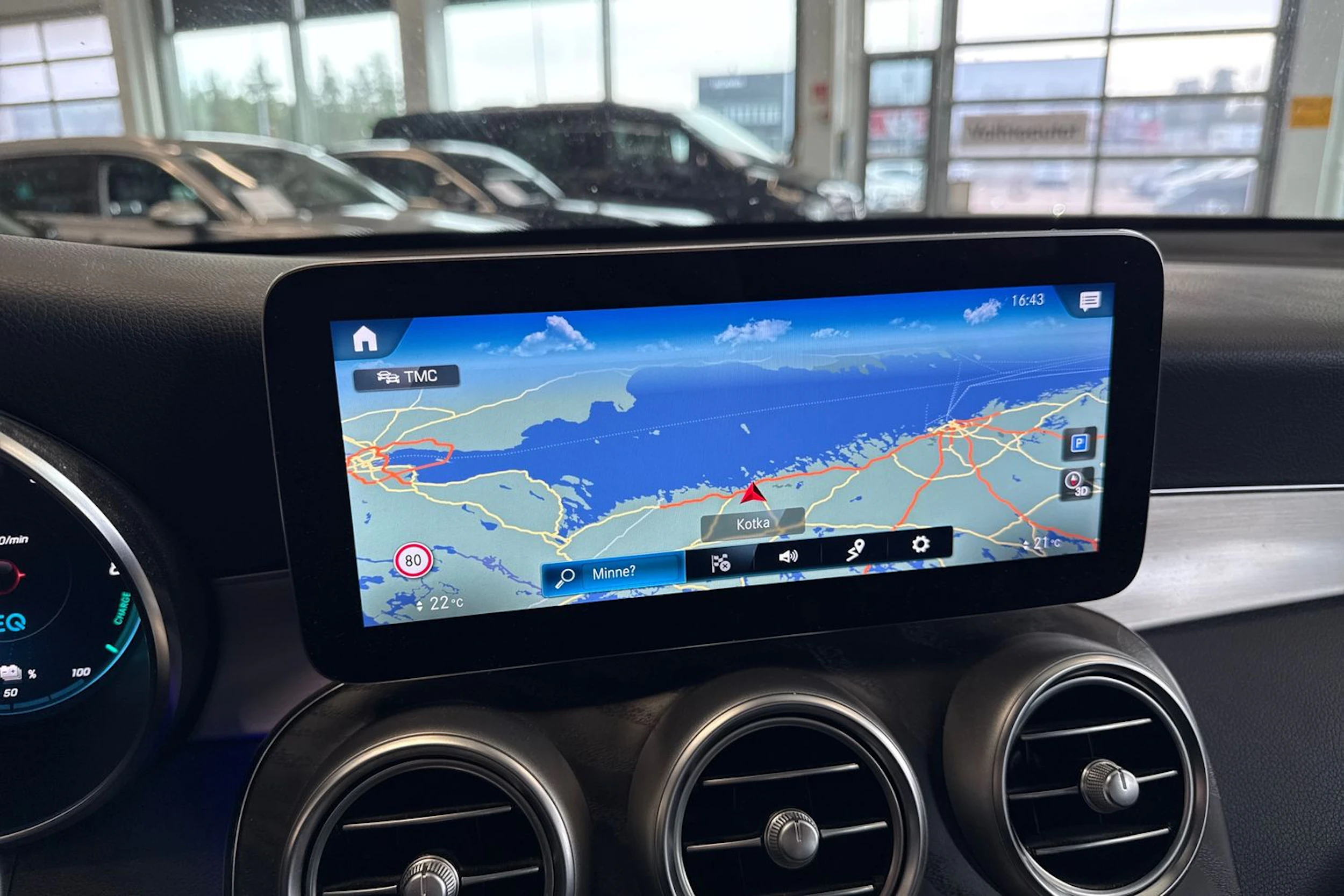 harmaa Mercedes-Benz GLC 2021 kuva 35.